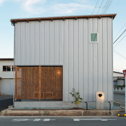 木銀の舎屋